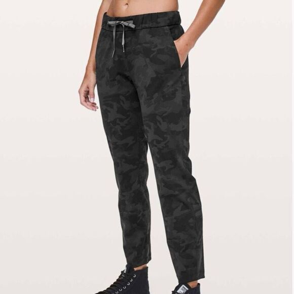 Lululemon On The Fly Pants Charcoal Camo Size 2 - Picture 1 of 8